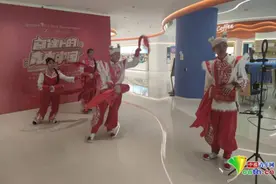 沿着高速看中国·中国人的故事｜主播安塞腰鼓三哥哥：看，那黄土高坡上绽放的质朴笑容图片