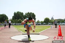 河南省大学生田径运动会开幕 逾百所高校代表团参赛图片