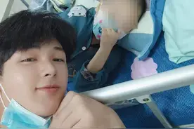 心酸！为救5岁血癌弟弟，18岁哥哥辞职病房照顾，说服父母不放弃治疗图片