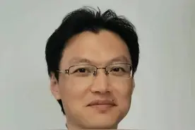 “低头族”小心！颈椎反弓或许正在逼近图片