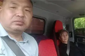 郑州货车司机拉着老娘去送货：“母亲在身边就是最大的幸福”图片