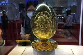 各行新品亮相消博会 2.5亿元黑钻最吸睛图片