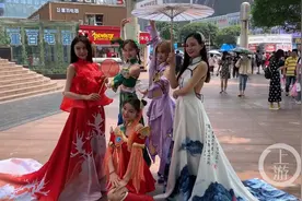 小姐姐观音桥商圈玩快闪，为选美吸粉图片