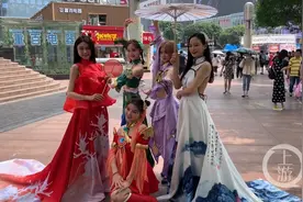 小姐姐观音桥商圈玩快闪，为选美吸粉图片