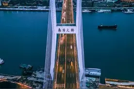 对比伦敦塔桥、金门大桥，上海15座跨江大桥距离一级网红打卡点有多少距离？图片
