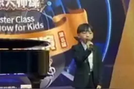 不愧是亲兄弟！宋亚轩晒弟弟海选视频 站姿和哥哥一模一样图片