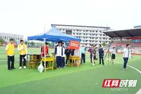 2021年株洲城区体育中考开考 1.3万余名初三毕业生参加图片