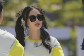 可爱值满分！Angelababy双马尾造型青春洋溢状态超好图片