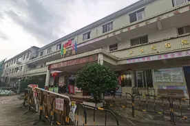 桂林一幼儿输液，瓶内发现白色絮状物！灵川县食品药品监督管理局：卫生院有责任图片