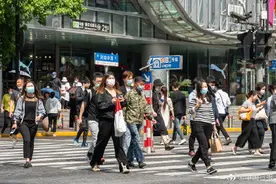 我国男女性别比例：男性人口占51.24%，女性占48.76%图片