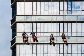 高空作业遇难者家属被围殴，暴力掩盖不了真相图片