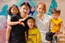 蔡少芬张晋与亲友为大女儿庆祝十岁生日 一家人其乐融融图片