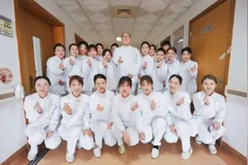 妻子是空姐，他是“猛男”护士长，“从未动摇，我喜欢护理工作！”图片