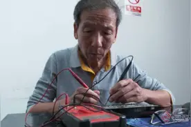 云南个旧有个默默坚守了40多年的老广电人图片