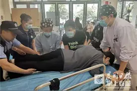 10分钟送达！昆明特警警车开道护送群众就医图片