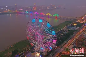 初夏时节江西南昌赣江夜景迷人图片