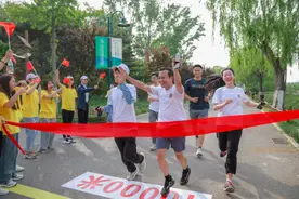 庆贺建党百年，北二外师生大运河畔比拼10公里长跑图片
