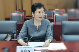 袭艳春谈灾难面前的新闻发布：架起党和人民沟通的桥梁图片