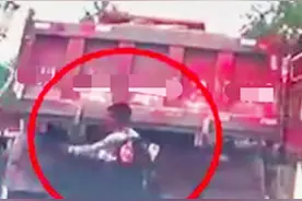 “停车！快停车！你车后面挂着人！”霸气女司机逼停货车获奖5000图片