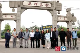把武术画进油画里 著名画家杨飞云、武术名家张玉萍一行来菏图片