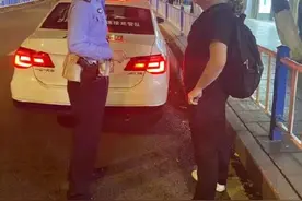 宁波小伙重庆街头报警找女友：贷款借她20万元 现在联系不上了图片