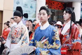 成渝汉服“双城记”：重庆数百汉服爱好者助力“五月国风行”图片
