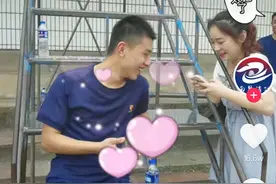 南昌一帅气消防员大学训练时遇女孩索要微信，队友直称“酸”，网友：我也想要图片