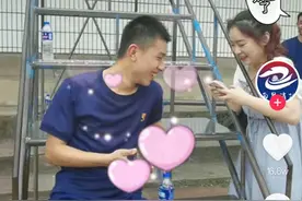 南昌一帅气消防员大学训练时遇女孩索要微信，队友直称“酸”，网友：我也想要图片