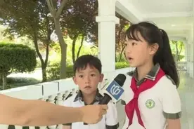 全网点赞！上海崇明姐弟实际捡到51万巨款！妈妈：有人说我们“傻”，但不报警才会后悔一辈子图片