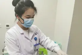 “记忆力下降”“脾气忽变”“入睡腿抖”究竟为何？江苏省人医视频脑电“火眼金睛”探“真相”图片