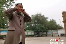 开斋啦！——记新疆吐鲁番古老清真寺的开斋节会礼图片