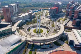 利润率堪比茅台！民办高校的头部军团，在疯狂扩张图片
