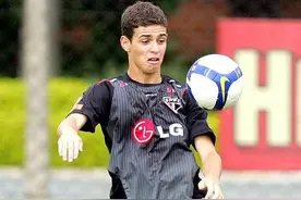 申花原主帅慧眼识珠，奥斯卡从街头足球踢到圣保罗图片