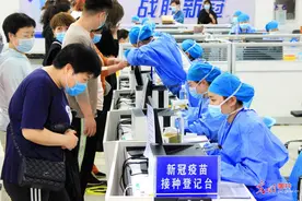 安徽淮北：新冠病毒疫苗接种方舱启用图片