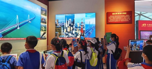 珠光小学英语迷你世界博物馆课程走进“大潮起珠江”