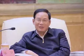 李强会见十一世班禅额尔德尼·确吉杰布视频封面