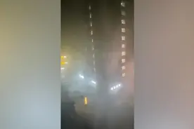 武汉市蔡甸区突发9级龙卷风伴有冰雹，市长赴现场指挥救援视频封面