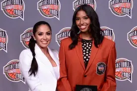 科比邓肯加内特入选NBA名人堂：明明三人一起，你却不在了图片
