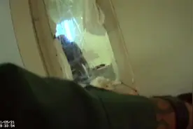 执法记录仪画面公布！美国黑人男子在监狱遭警察频繁使用电击枪与跪压致死图片