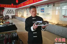 河北一家五代人探索鞋履文化 手工布鞋“走”出致富路图片