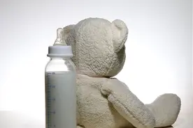 发生乳糖不耐受怎么办？医生：可尝试将普通牛奶换成舒化奶或酸奶图片