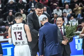 辽宁男篮总经理李洪庆：对球队整体表现满意 下赛季还有提升空间图片