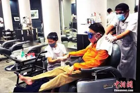 马尼拉封城“降级”经济恢复与疫苗接种“双加速”图片