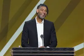 人生最紧张的演讲，邓肯谈到波波维奇时哽咽了图片