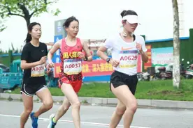 多名奥运冠军助阵“丽人18”乳山女子半马图片