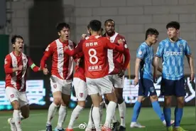 刘若钒5场4球！成都蓉城2比1逆转拿下榜首大战，继续不败领跑中甲图片