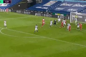 会守门更能绝杀！门将阿利松补时阶段头球破门助利物浦取胜图片