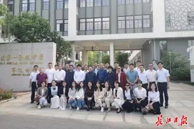 江夏一初军运村校区揭牌，今秋正式投入使用图片