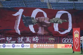 赛前TIFO、赛后“小金人”，都是球迷为奥斯卡准备的礼物图片