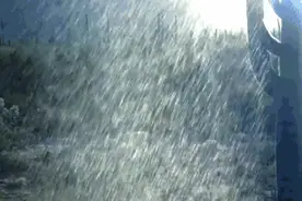 安徽再发暴雨预警！合肥两水库泄洪图片